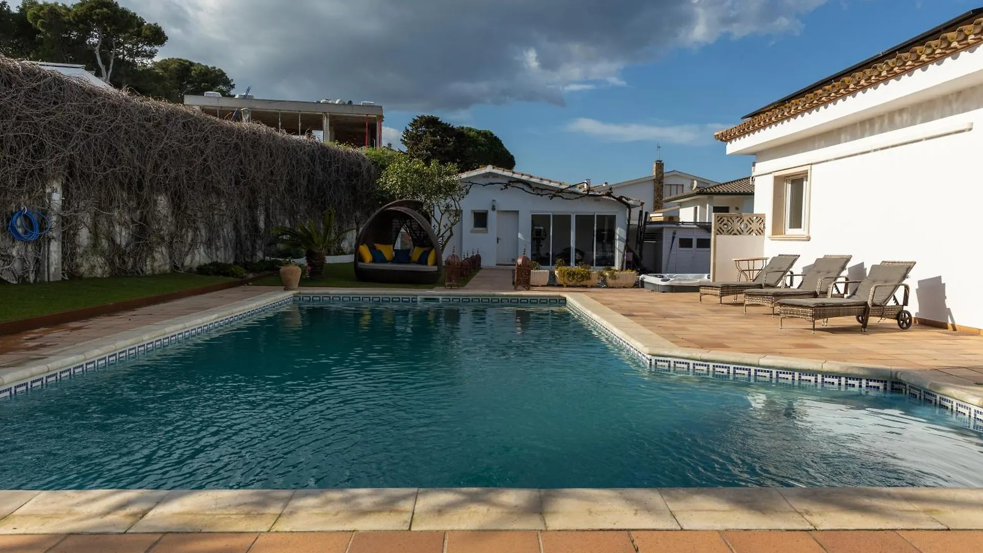 Villa En El Centro Con Vistas Al Mar L'Escala